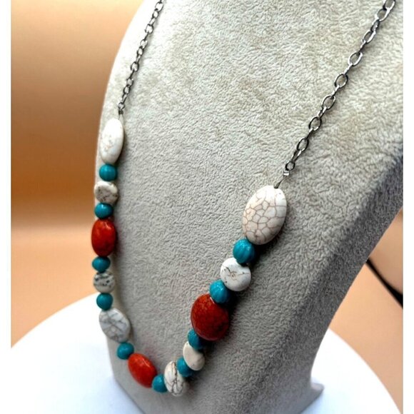Magnesite, Dyed Agate & Faux Turquoise Beaded Necklace    M4 - Picture 7 of 9